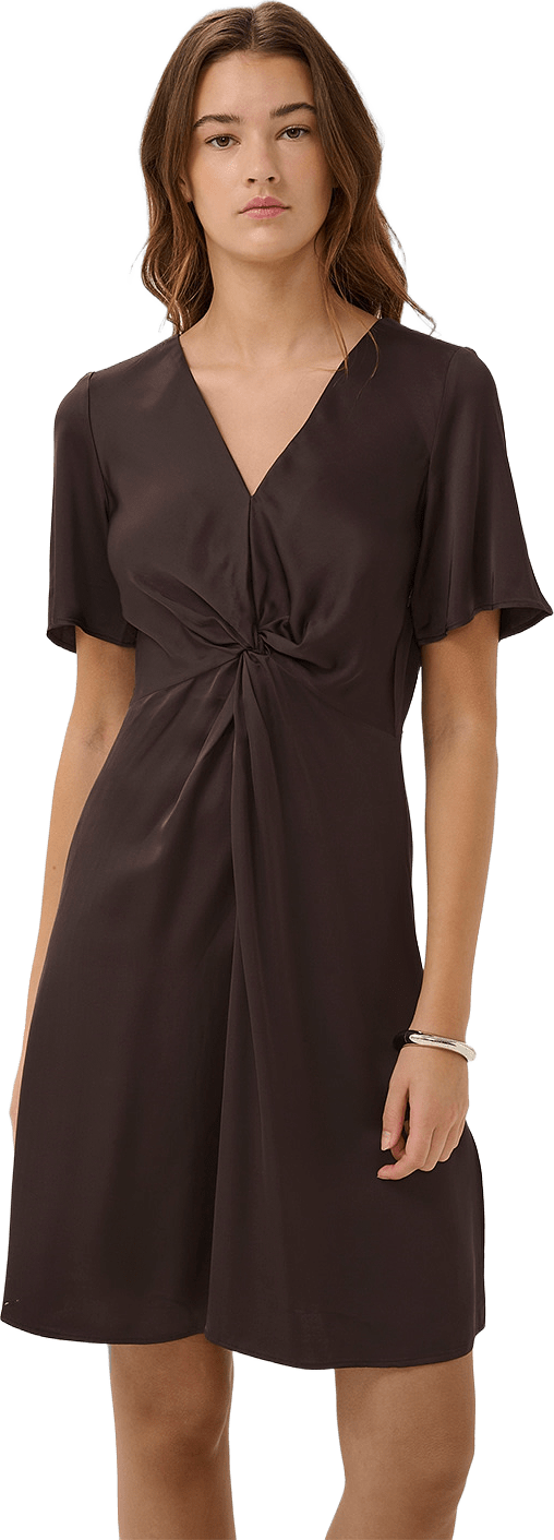 Balla Knotted Dress, från Inwear, i färgen Truffle.