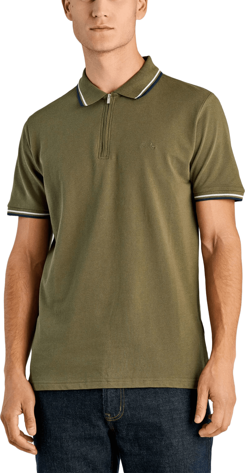 Polo shirt w. zip neck, från Lindbergh, i färgen Army 424.