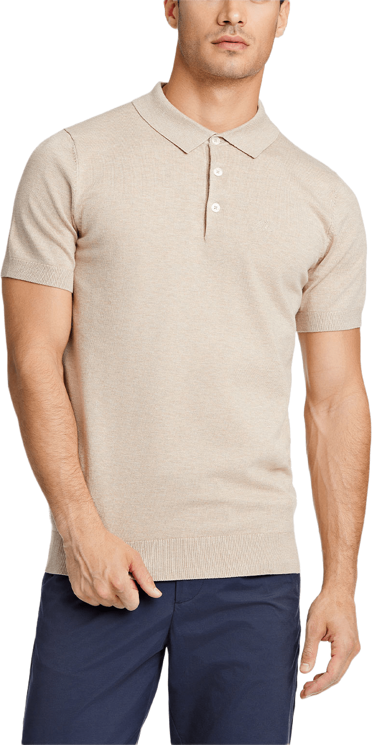 Ecovero S/S polo Knit, från Lindbergh, i färgen Sand Mel.