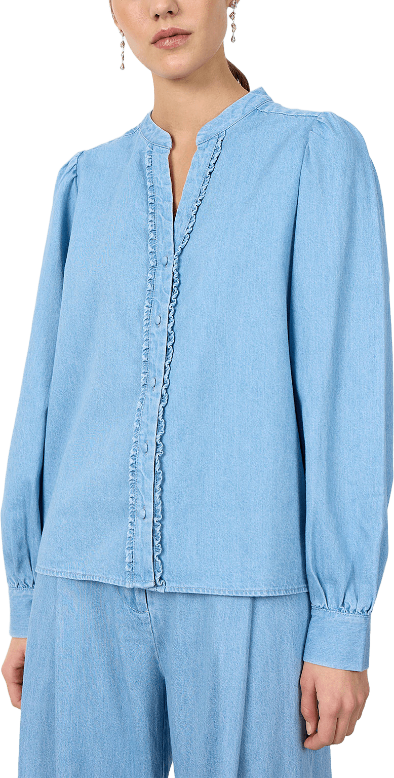 Pietta 2 Shirt, från Leveté Room, i färgen Mid Blue Denim.