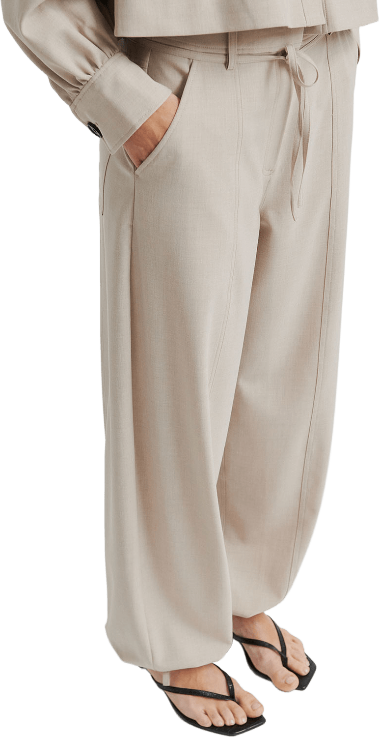 Zoie Cargo Trousers, från Second Female, i färgen Light Beige Melange.