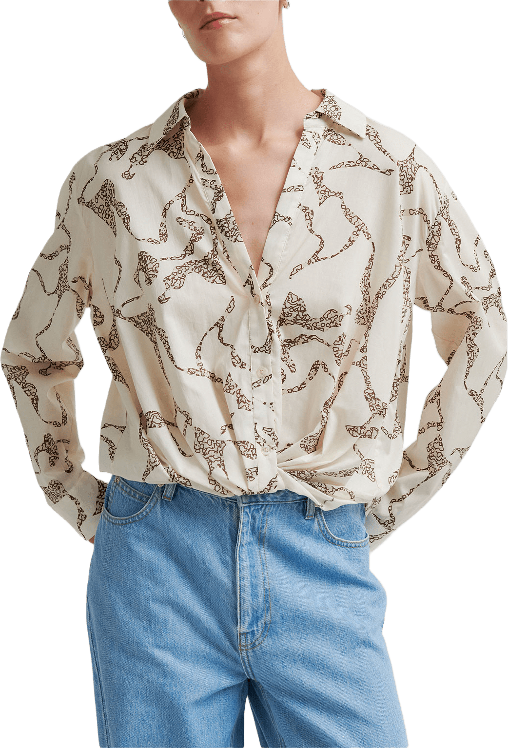 Soil Twist Shirt, från Second Female, i färgen Eggnog.