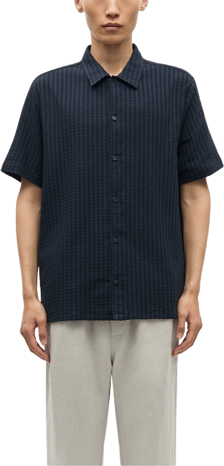 Avan JX shirt 1988, från SAMSOE SAMSOE, i färgen Salute.