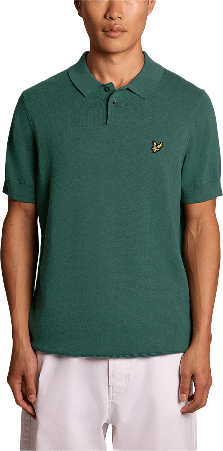 Cotton Short Sleeve Knitted Polo, från Lyle & Scott, i färgen Everglade.
