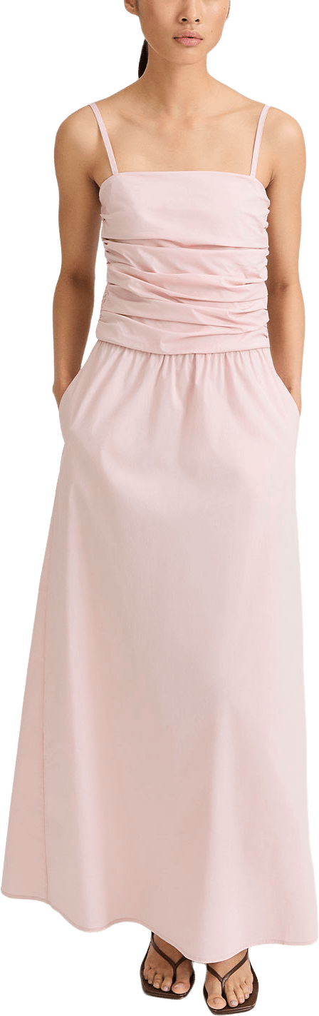 Jamila Dress, från Stylein, i färgen Off Pink.