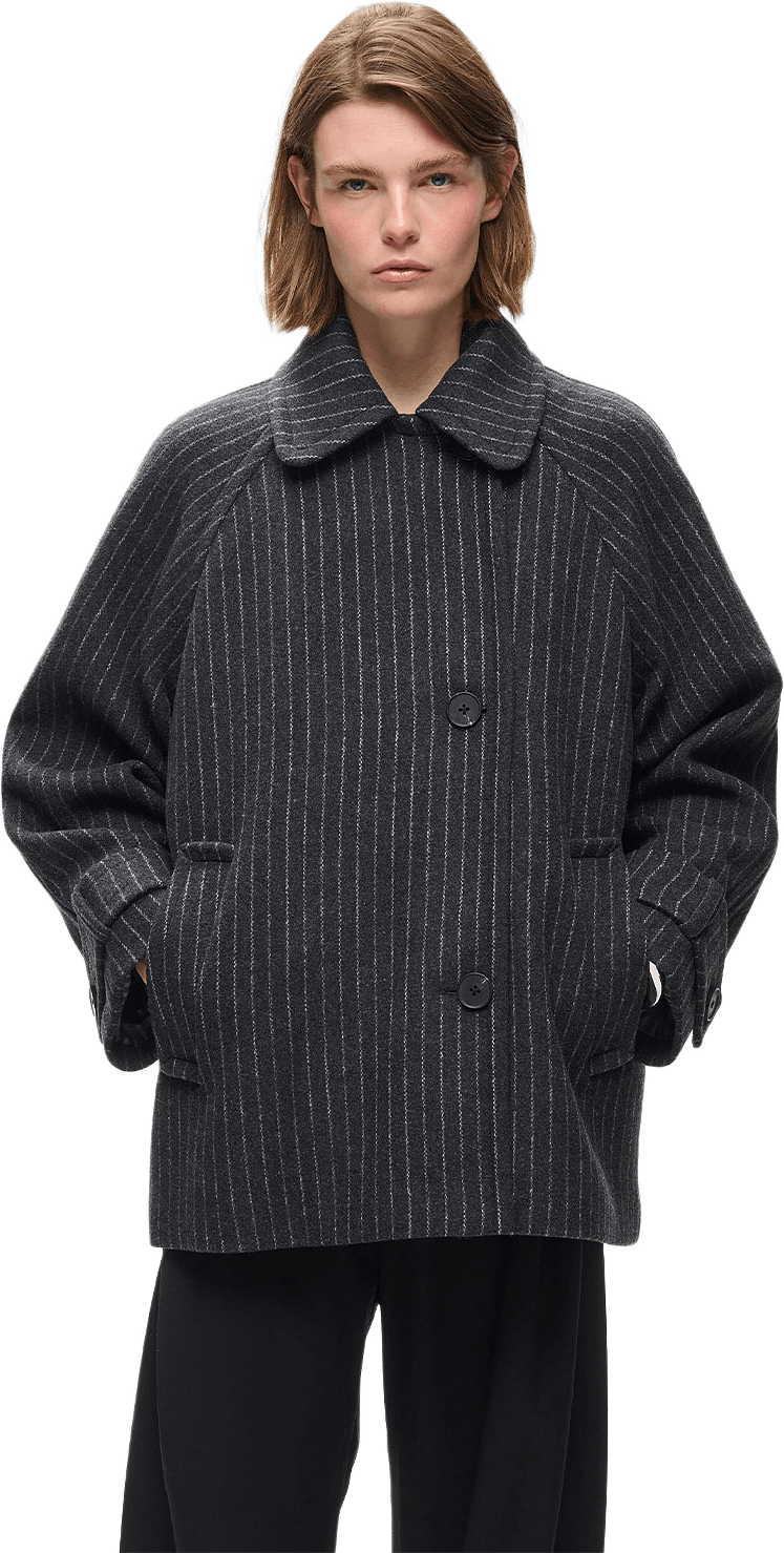 ThoraIW Minona Coat, från Inwear, i färgen Dark Grey Melange Pinstripe.