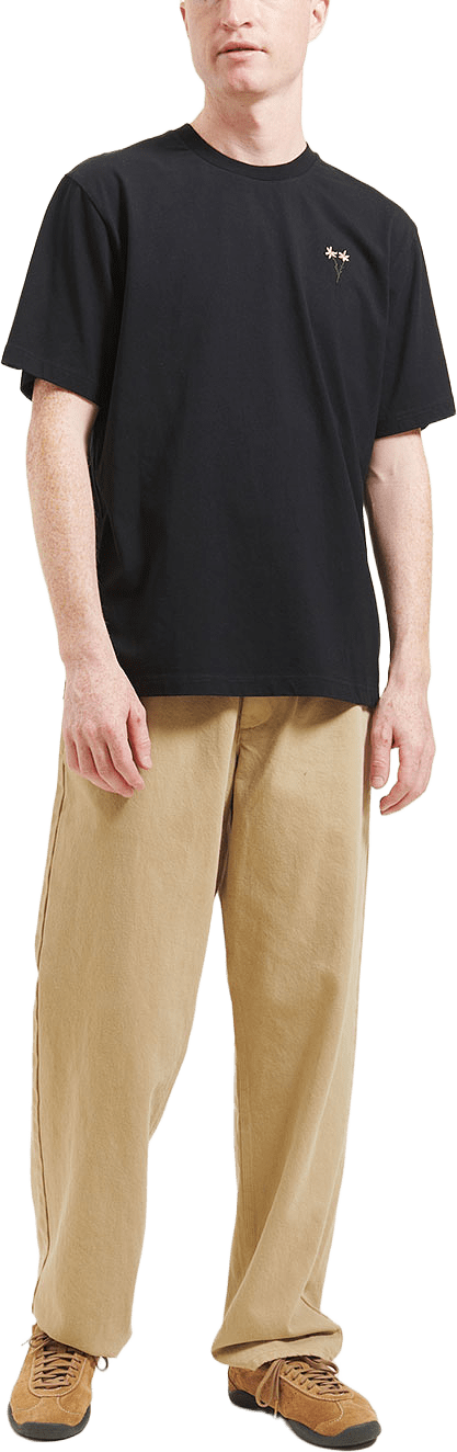 POSY T-SHIRT, från Forét, i färgen Black.