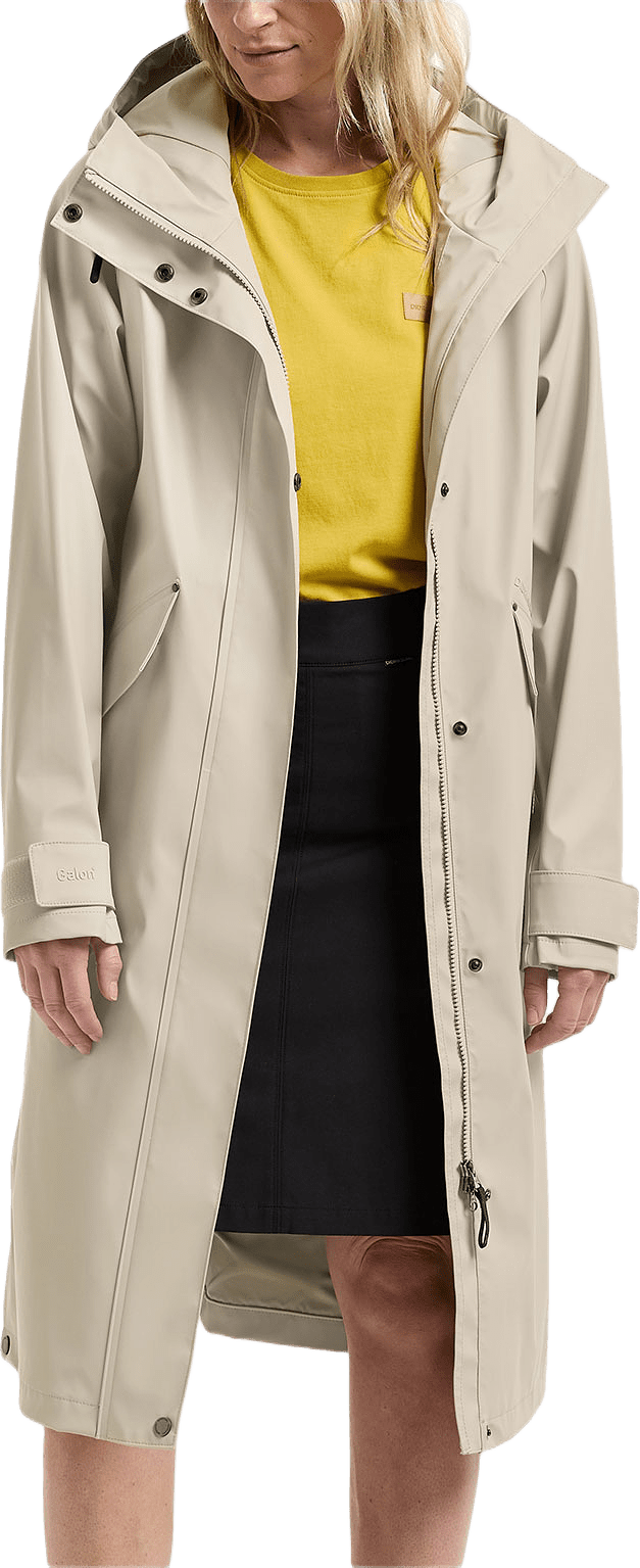 Melinda Parka, från Didriksons, i färgen Clay Beige.