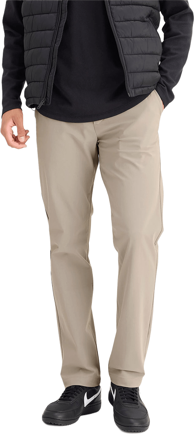 Go Airweave Chino, från Dockers, i färgen Timber Wolf.