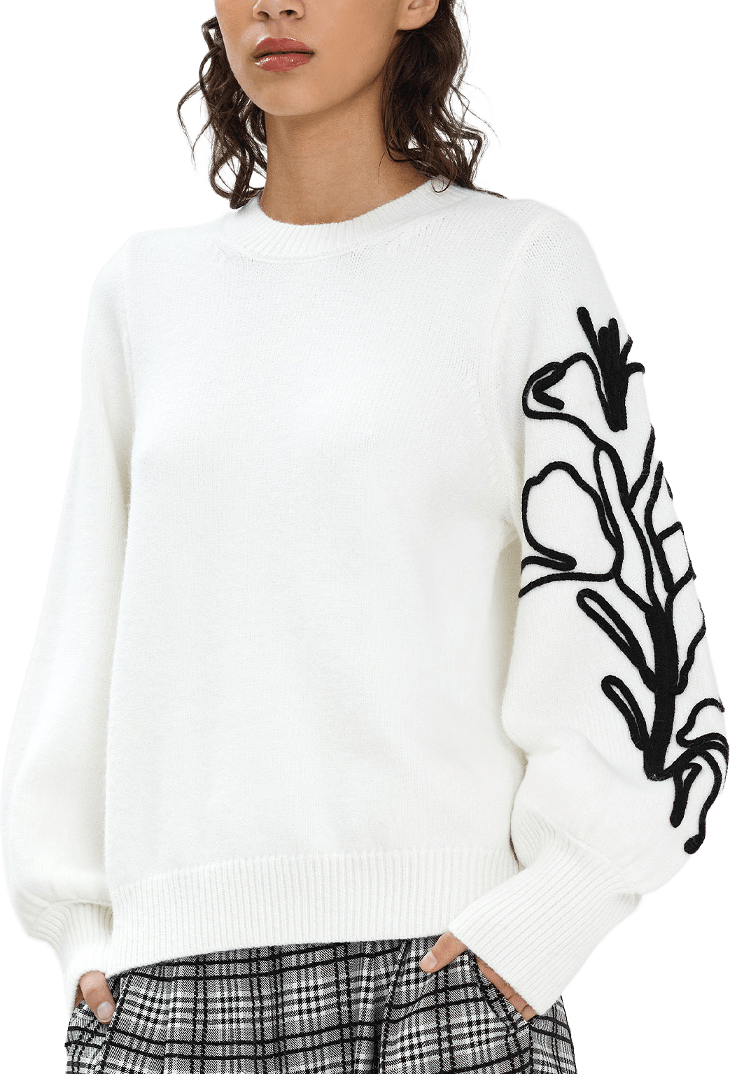 Patrice Floral Embroidered Sleeve Jumper, från French Connection, i färgen Summer White/Black.