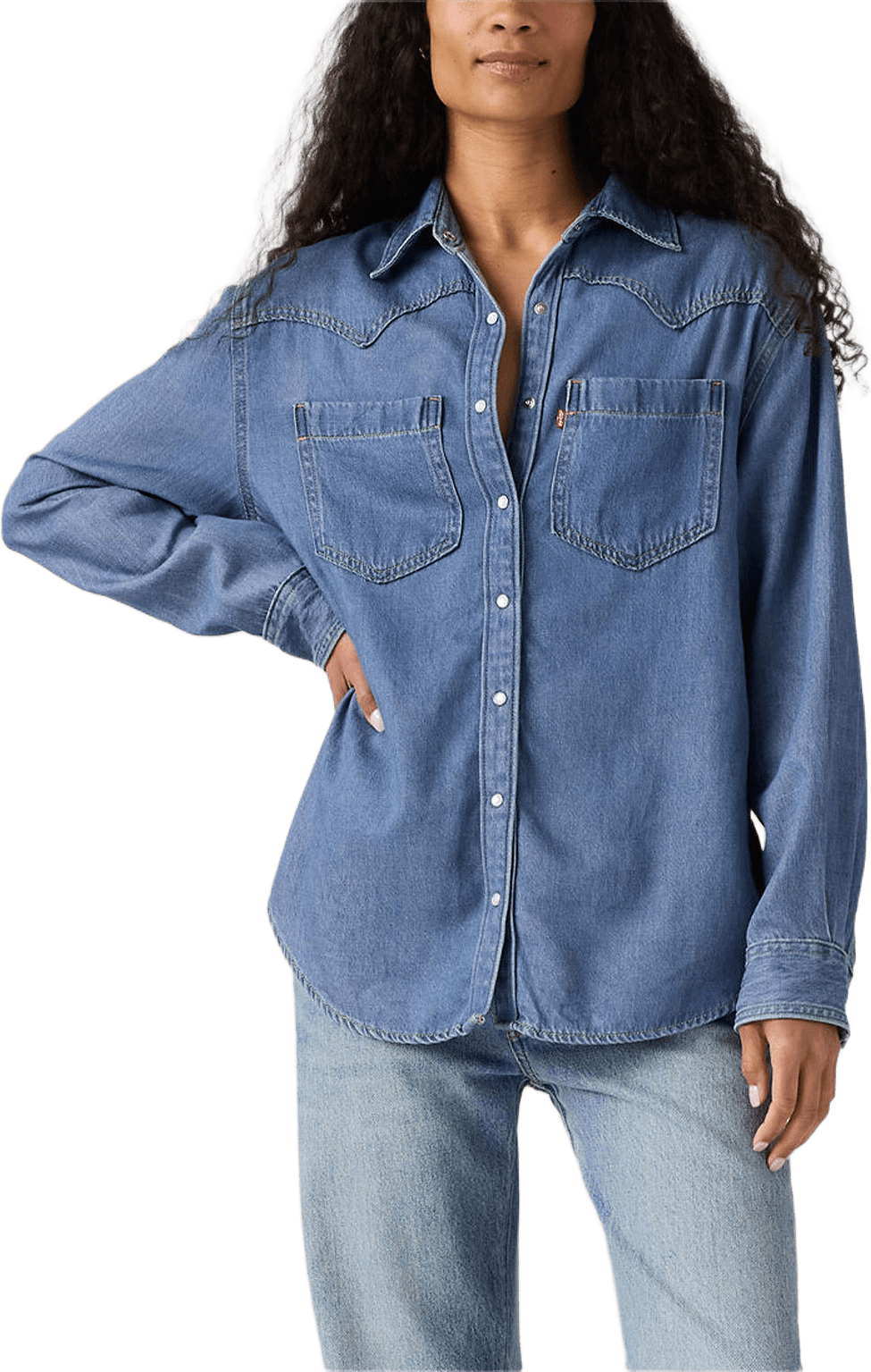 Teodora Lightweight Western Shirt, från Levi's, i färgen Med Indigo - Worn In.