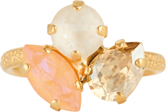 ANA RING, från Caroline Svedbom, i färgen Gold.