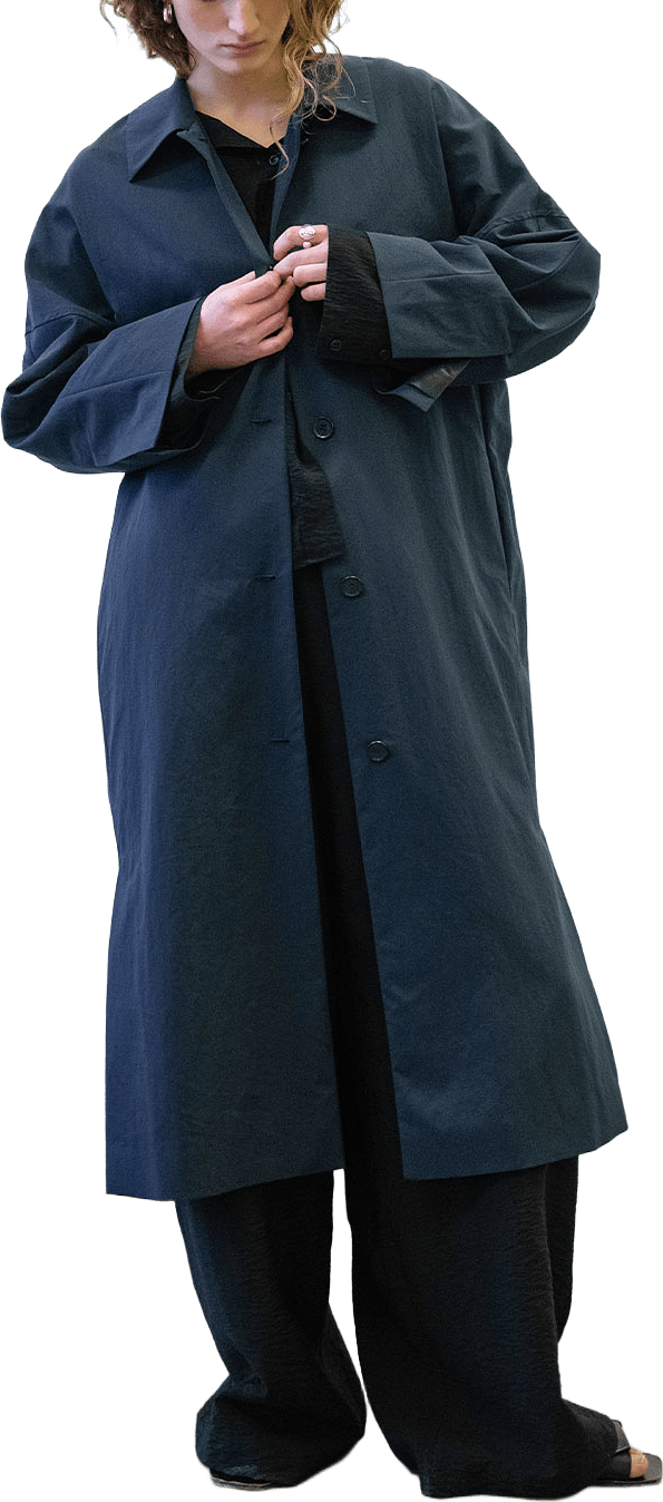 Lyric Trenchcoat, från A Part Of The Art, i färgen Black.