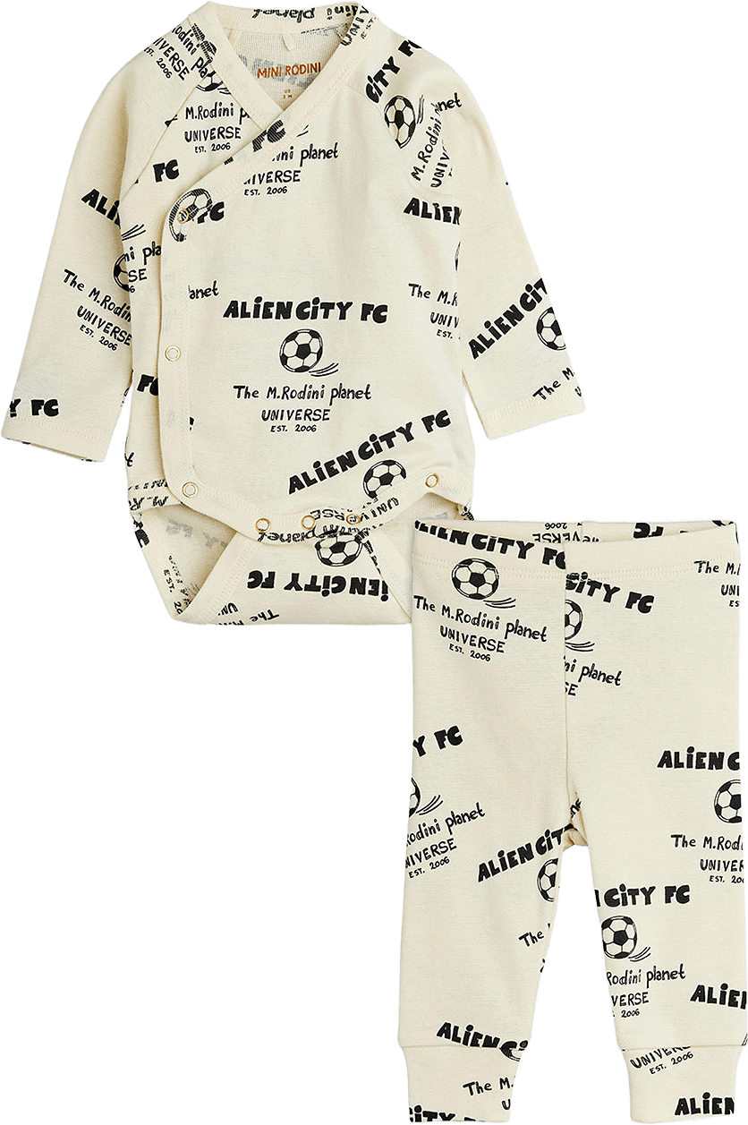 Alien City FC Print Baby Set, från Mini Rodini, i färgen White.