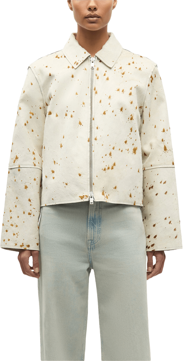 Salylo leather jacket 15374, från SAMSOE SAMSOE, i färgen Stray Dott.