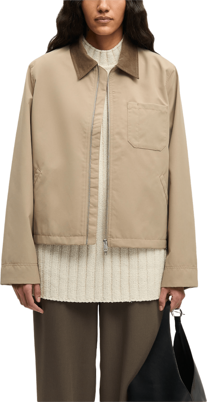 Sarobinson jacket 14265, från SAMSOE SAMSOE, i färgen Greige.