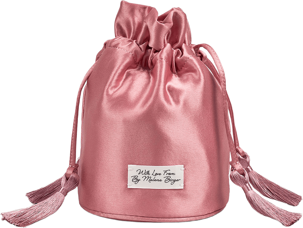 Landinna Satin-bucketväska, från By Malene Birger, i färgen Pink Rose.