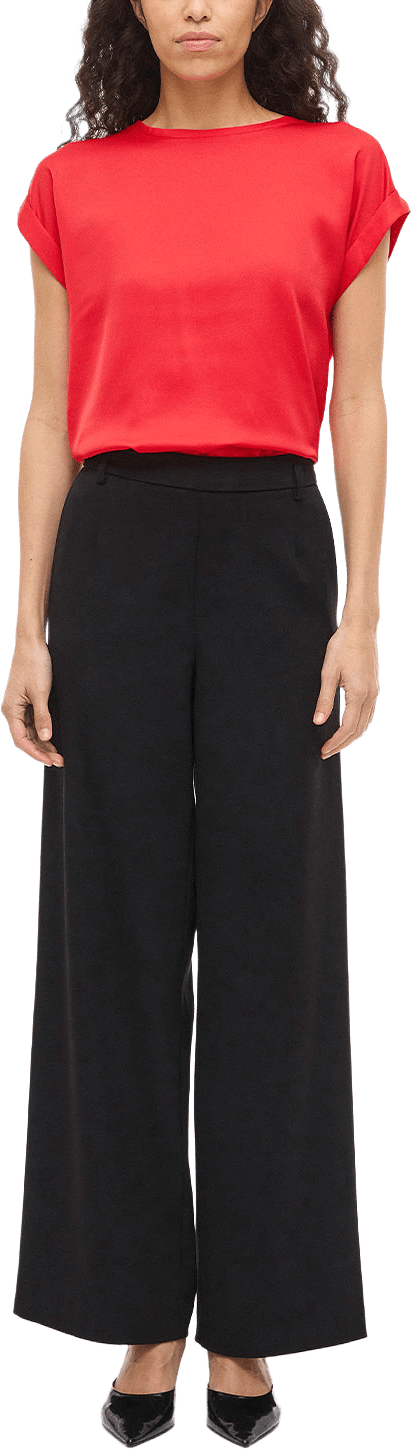 Viellette Kortärmad Satintopp, från Vila, i färgen Hibiscus.