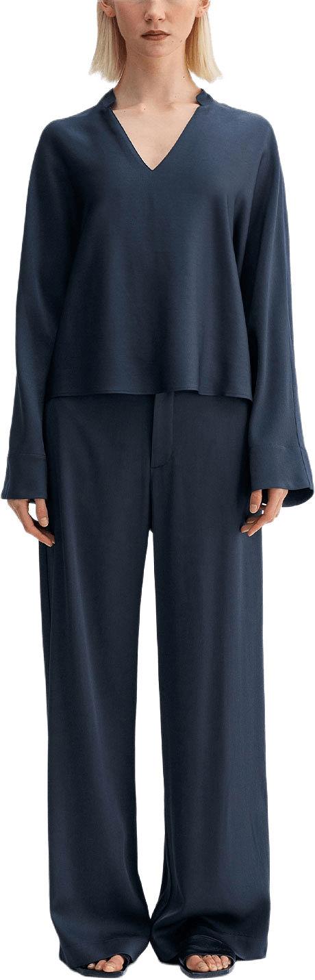 Mila Trousers, från Ahlvar Gallery, i färgen Blue Grey.