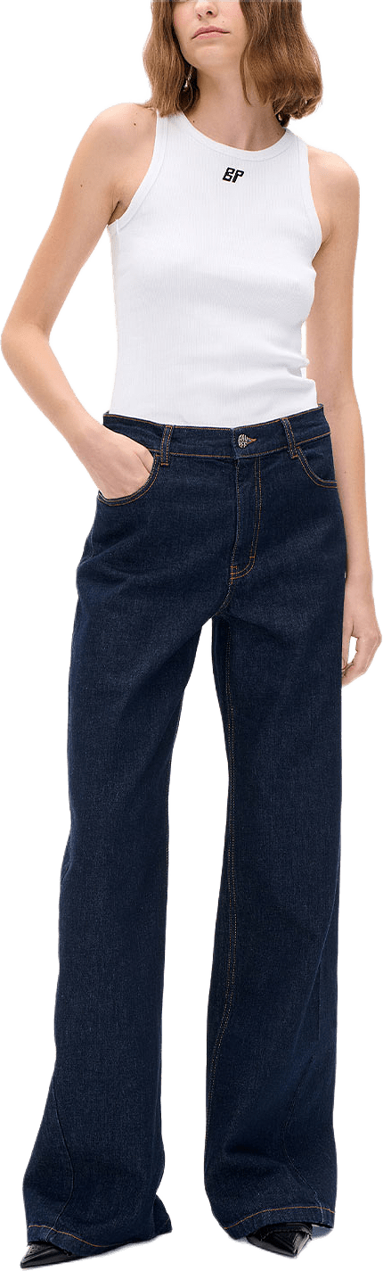 NO 3 Jeans, från Baum und Pferdgarten, i färgen Dark Blue Rinse.