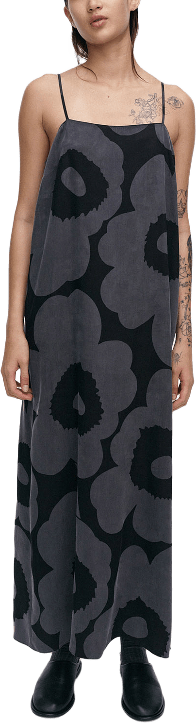 Pyörähdys Unikko Dress, från Marimekko, i färgen Bluish Grey, Black.