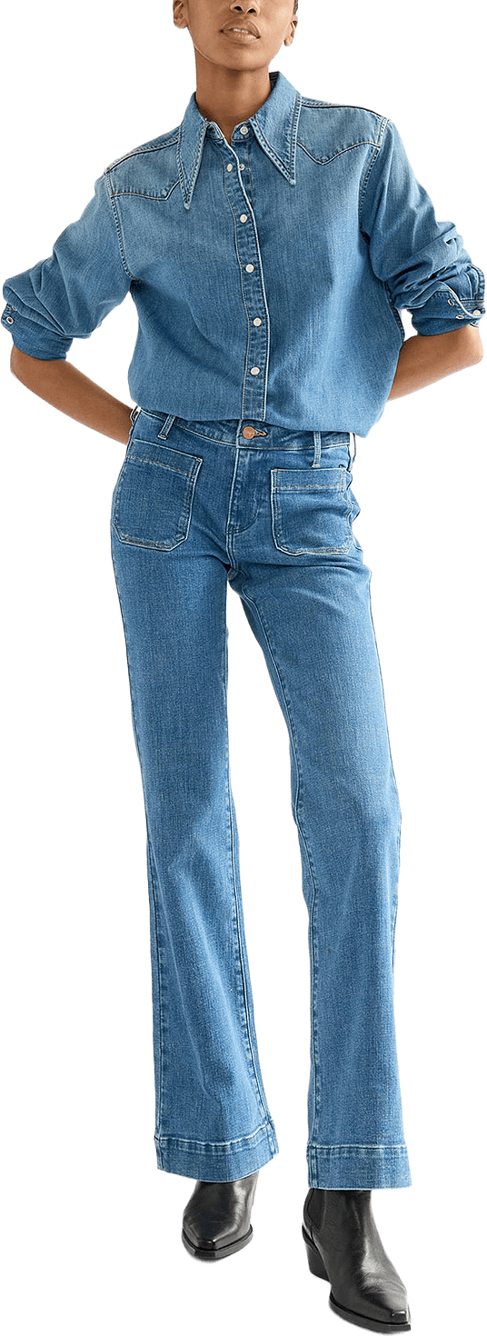 Flare Jeans, från Wrangler, i färgen Indigo Rush.