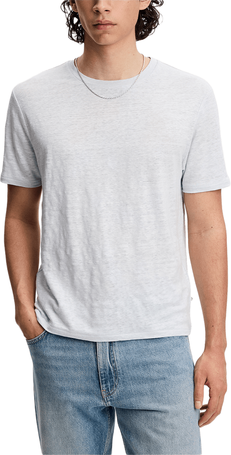 Coma Linen Tee, från J.Lindeberg, i färgen Skywriting.
