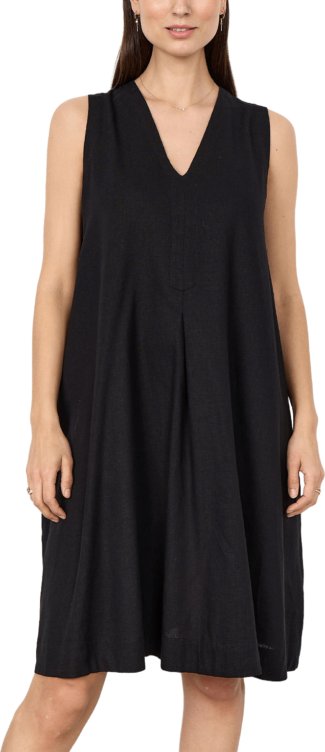 Ina 73 Dress, från Soyaconcept, i färgen Black.