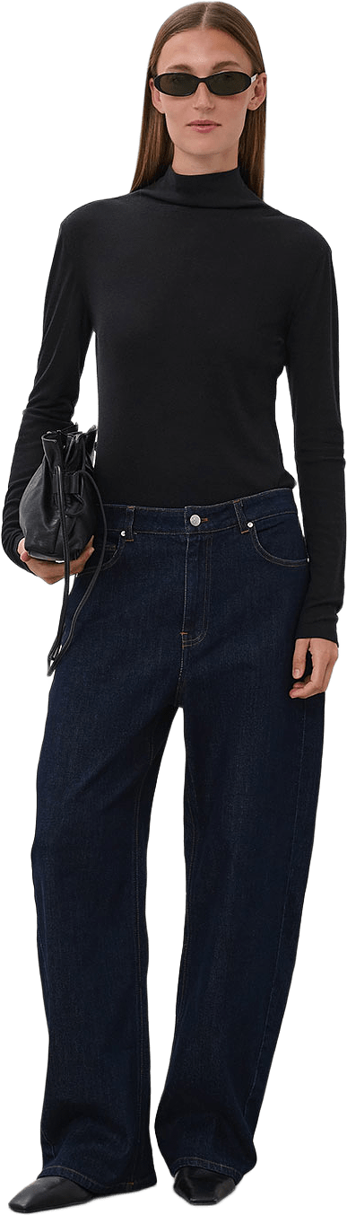 SLSabino Jeans, från Soaked In Luxury, i färgen Dark Blue Denim.