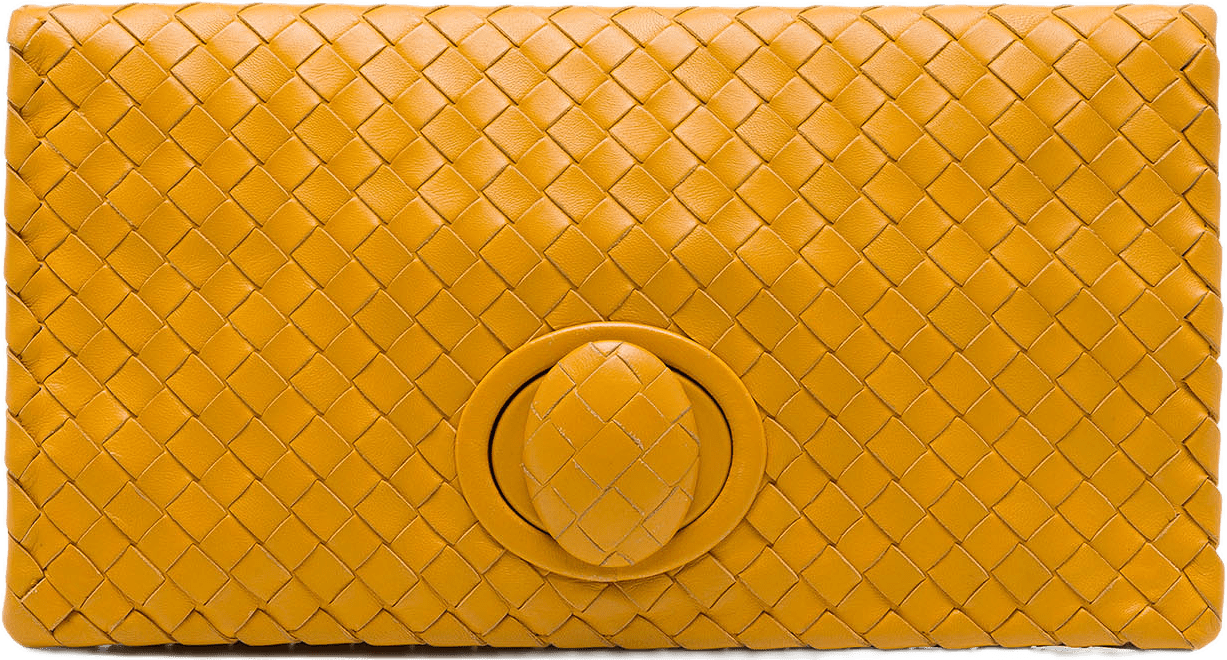 Bottega Veneta Nappa Intrecciato Turn Lock Clutch, från Luxclusif, i färgen gul.