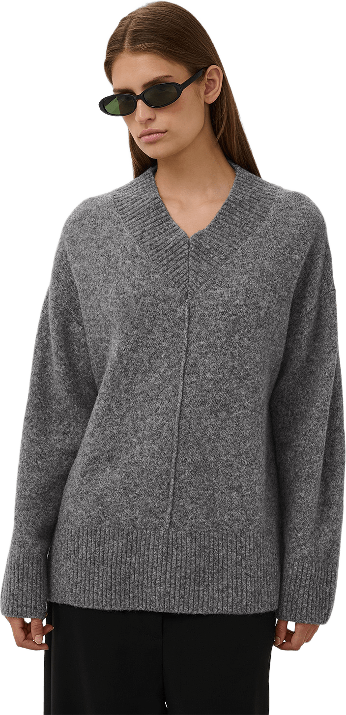 SLBean V-Neck Pullover, från Soaked In Luxury, i färgen Grey Melange.