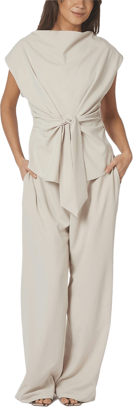 Katarim Crepe Top, från Neo Noir, i färgen Ivory.