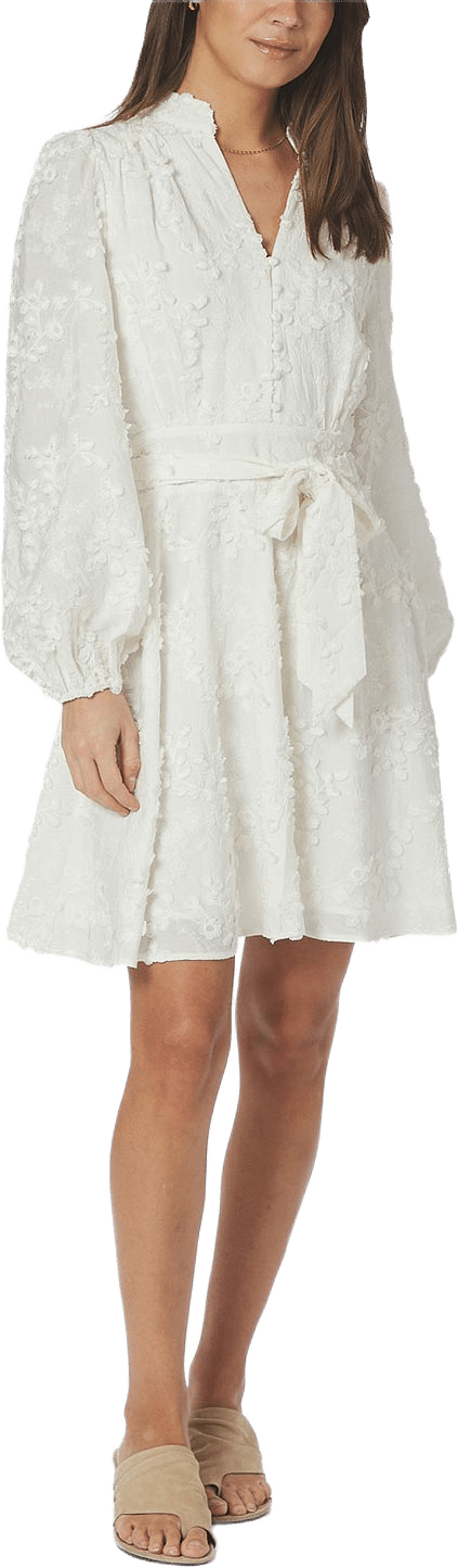 Monnie Embroidery Dress, från Neo Noir, i färgen White.