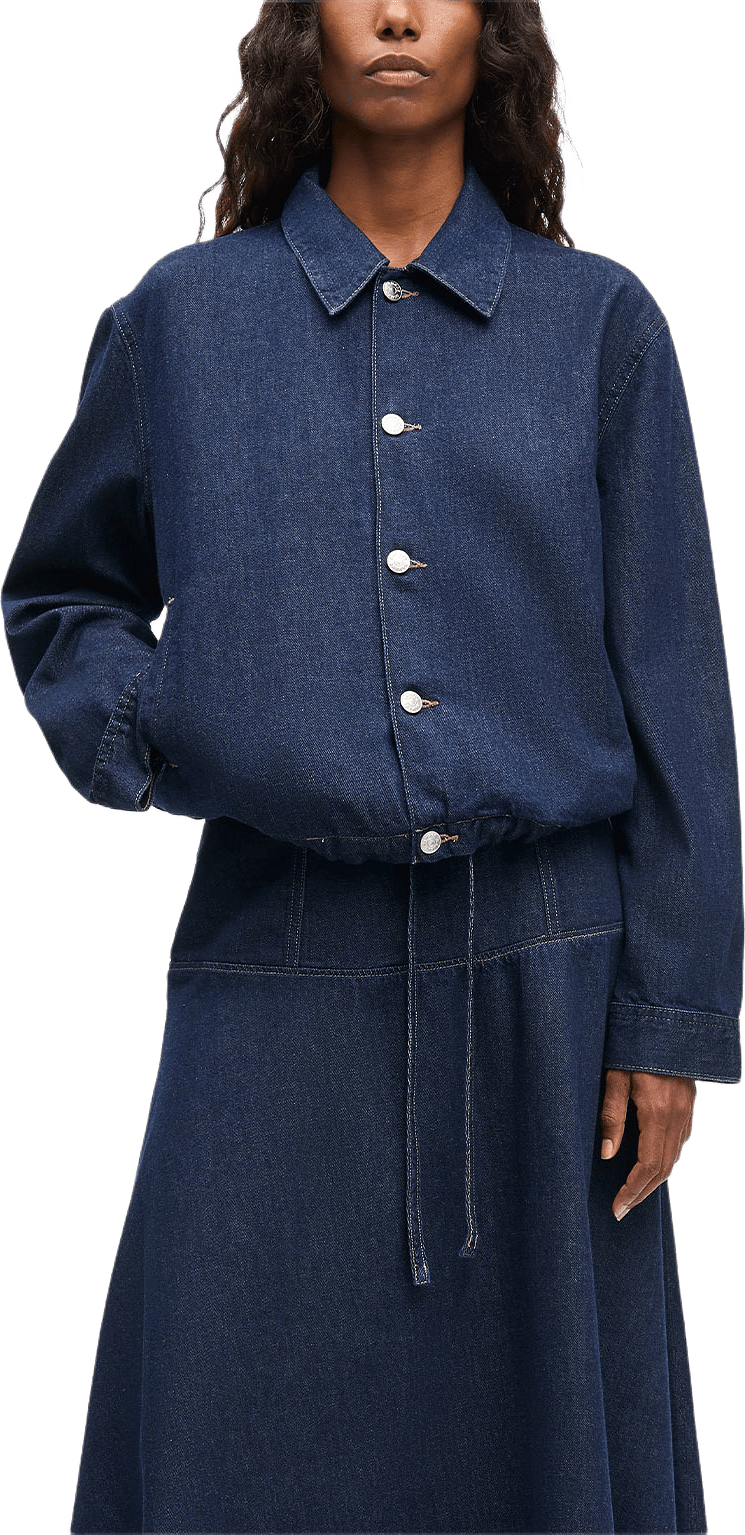 Sanana Jacket 16014, från SAMSOE SAMSOE, i färgen Soft Denim.