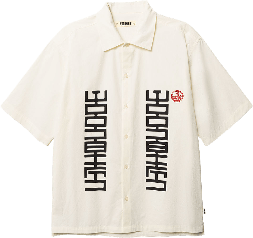 Banks Sign Shirt, från Woodbird, i färgen Off White.