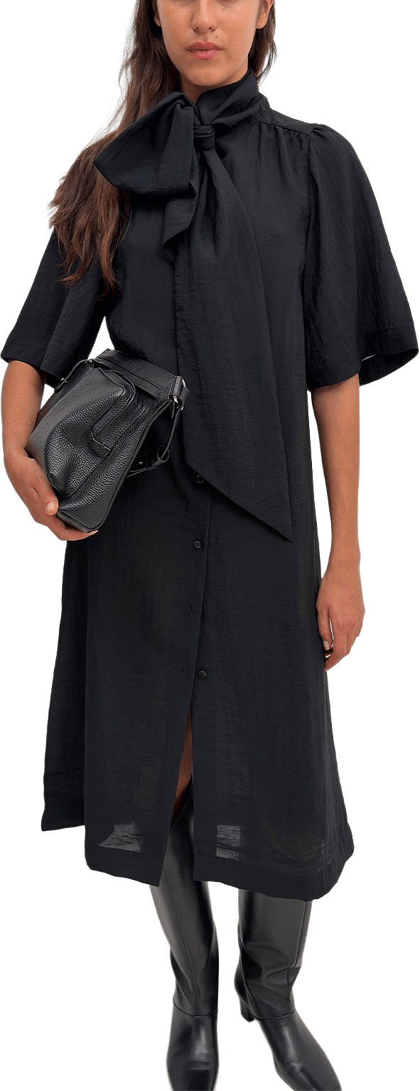 Adela Airy Solid, från Rodebjer, i färgen Black.