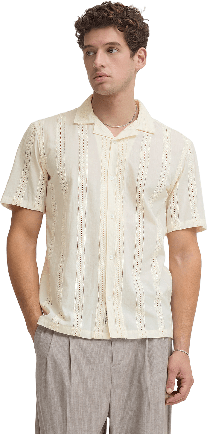 Gradey Ss Broderie Anglaise, från Casual Friday, i färgen Marshmallow.