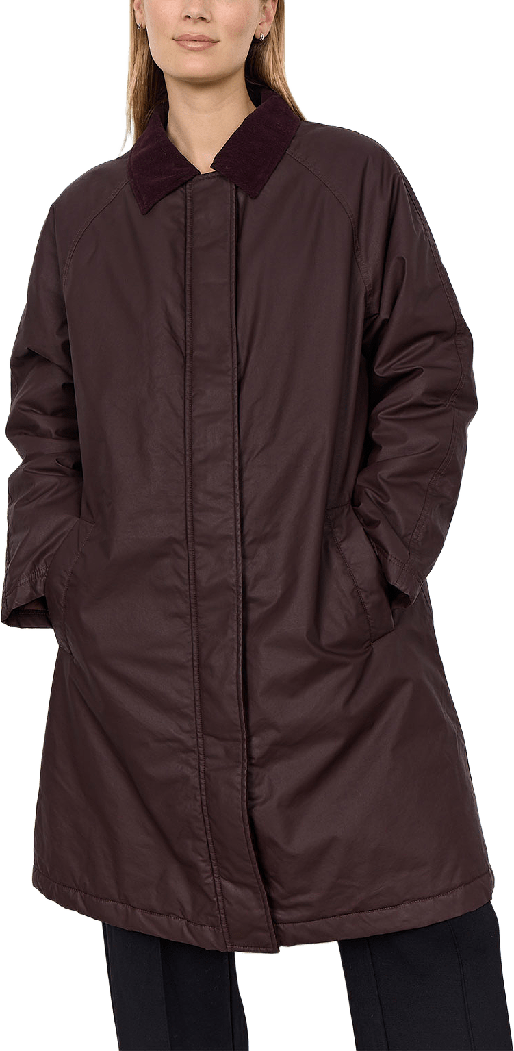Gia 2 Jacket, från Soyaconcept, i färgen Chocolate Plum.