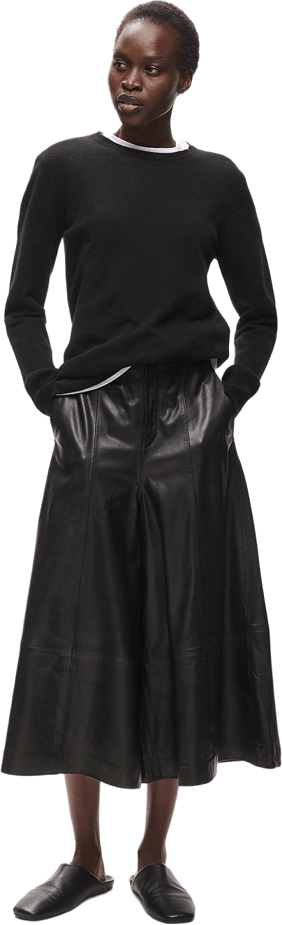 CariehIW Cropped Pant, från Inwear, i färgen Black.