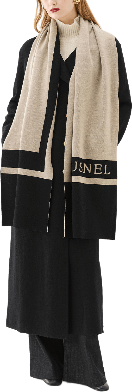 Cherish Scarf, från Busnel, i färgen Black / Oat.