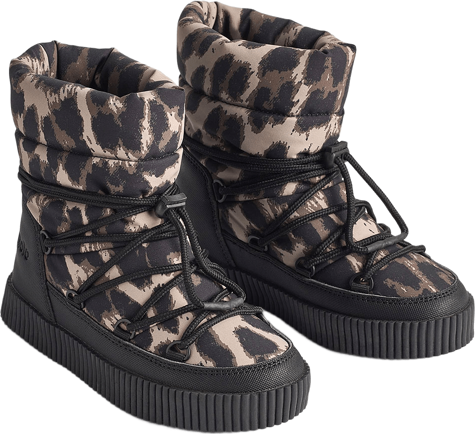 Demi Boots, från Molo, i färgen Brushed Leo.