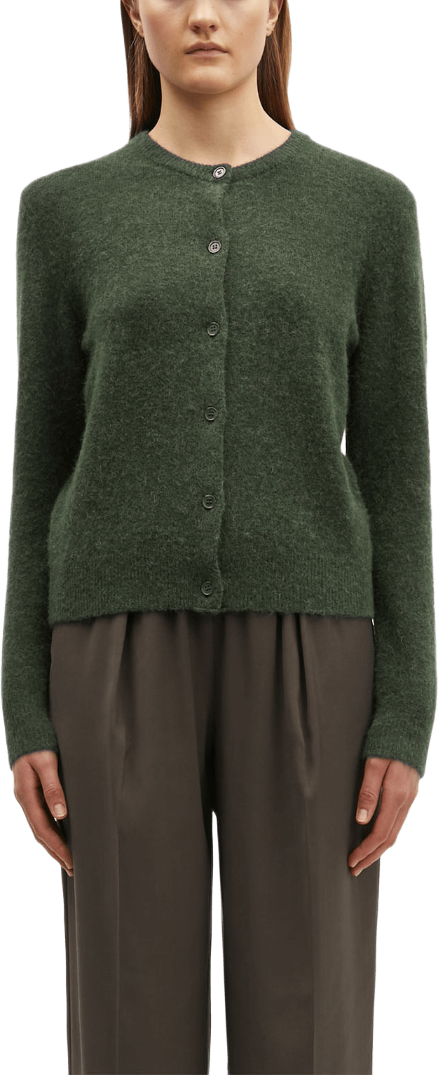 Nor short cardigan 7355, från SAMSOE SAMSOE, i färgen Forest Night.