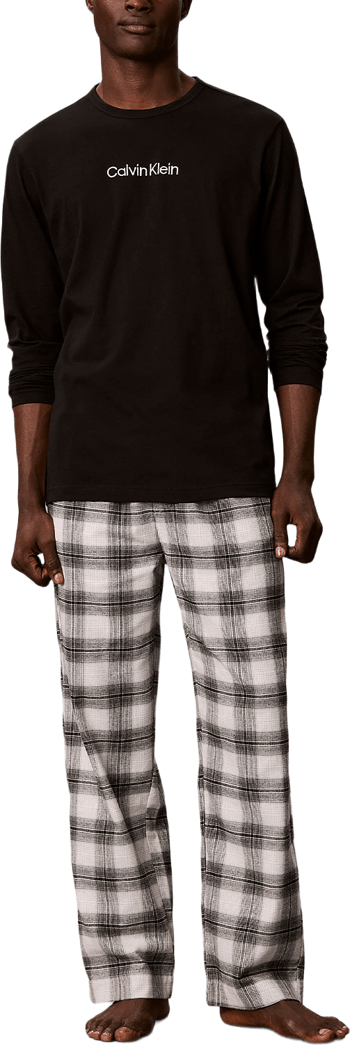 Tee Pant Set, från Calvin Klein, i färgen Black Top W Domino Plaid Ivory Btm.