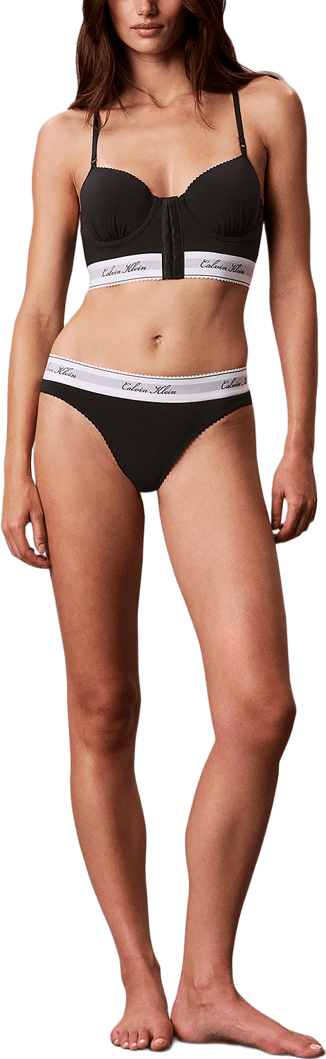 Lightly Lined Bralette, från Calvin Klein, i färgen Black.