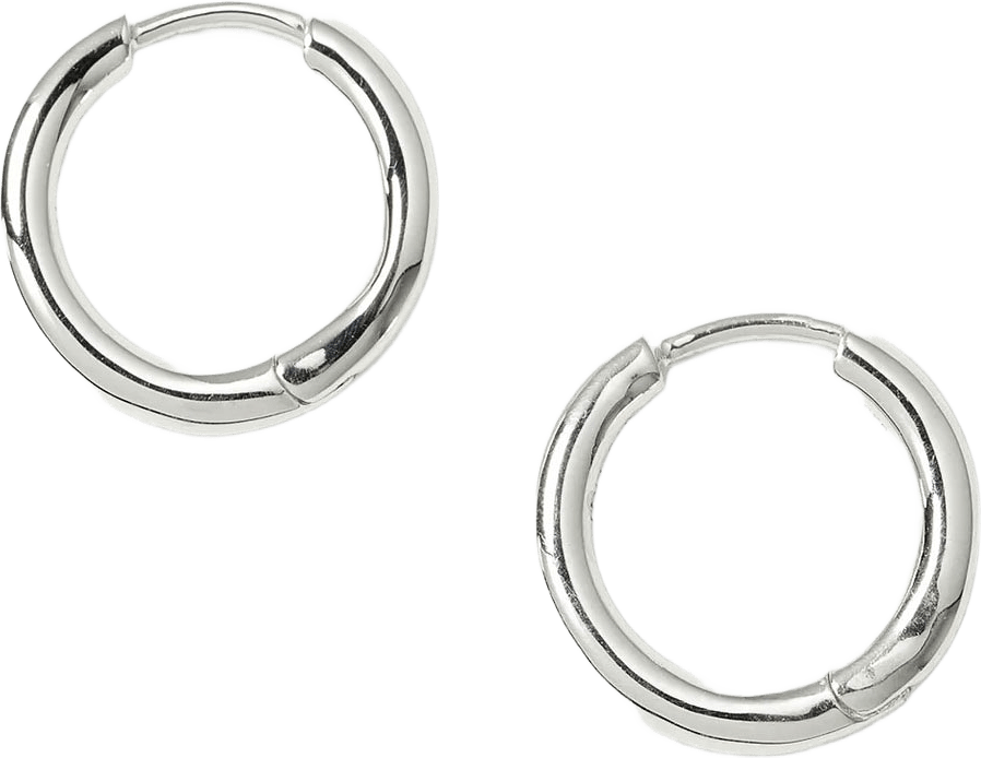 Beloved Fat Medium Hoops, från Syster P, i färgen Silver.