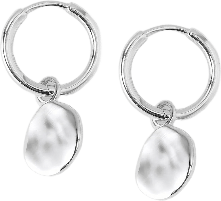 Minimalistica Hammered Earrings, från Syster P, i färgen Silver.