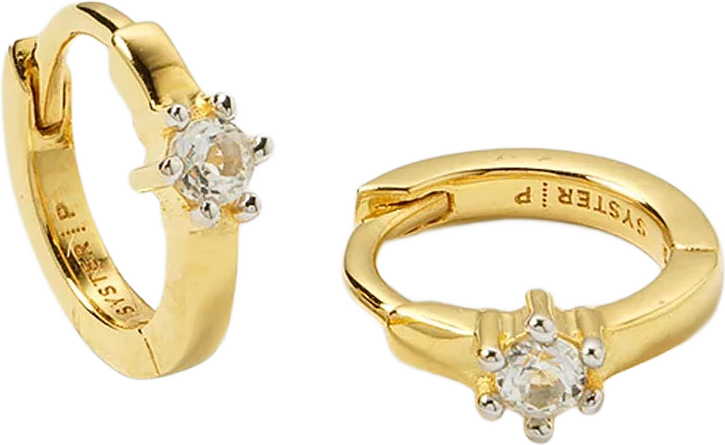 Mini Princess Hoops Earrings, från Syster P, i färgen Gold.
