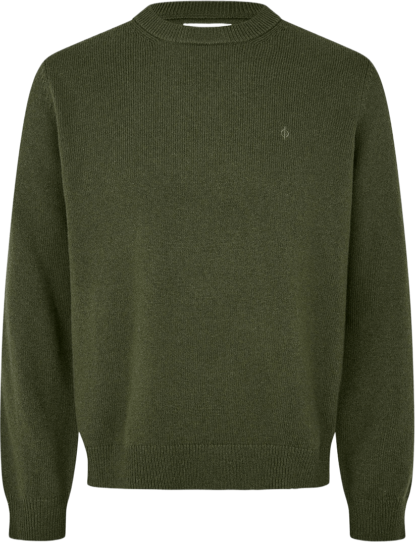 Sapatrik Sweater 132, från SAMSOE SAMSOE, i färgen Forest Night.