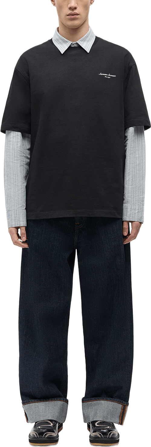 Sauni T-Shirt 11725, från SAMSOE SAMSOE, i färgen Black Building.