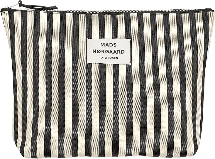 Knit Stripe Hilden Toiletry Bag, från Mads Nørgaard, i färgen Black/White.